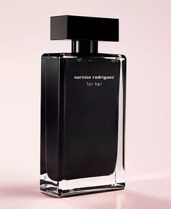 NARCISO RODRIGUEZ pour elle Eau de Toilette Spray 3.3 Fl Oz